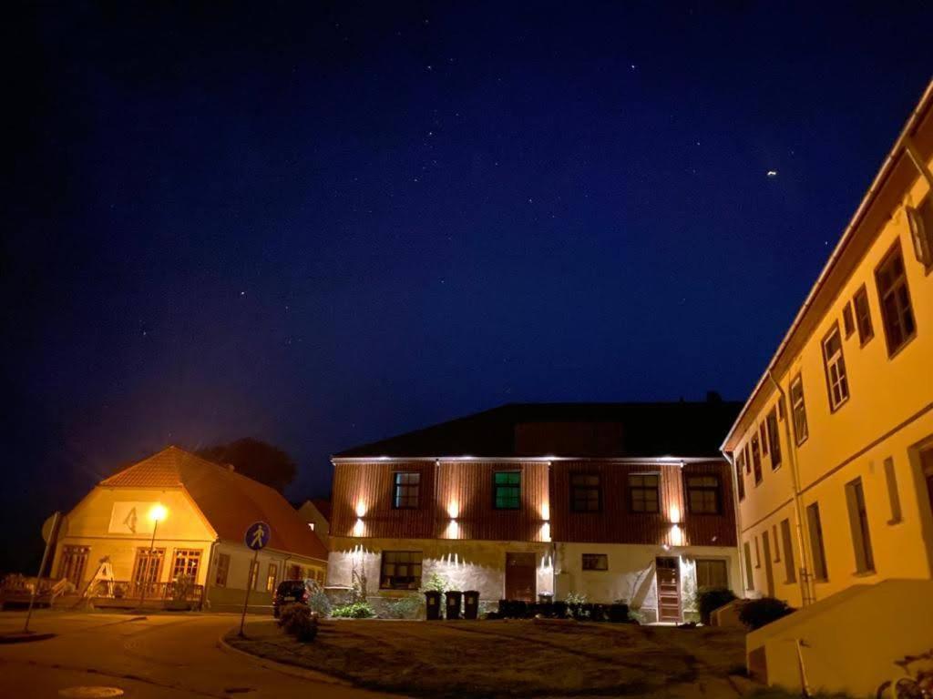 Hotel Metras Maja à Aizpute Extérieur photo