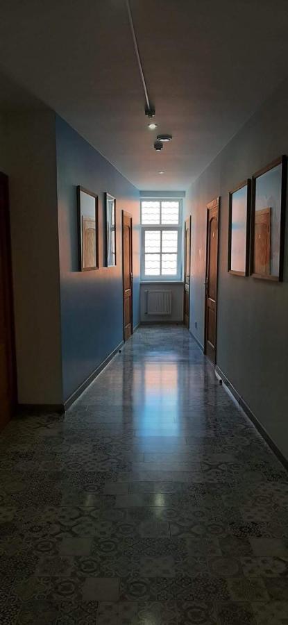 Hotel Metras Maja à Aizpute Extérieur photo