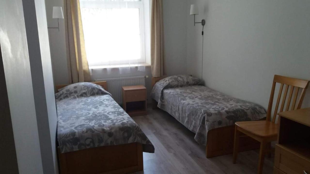 Hotel Metras Maja à Aizpute Extérieur photo