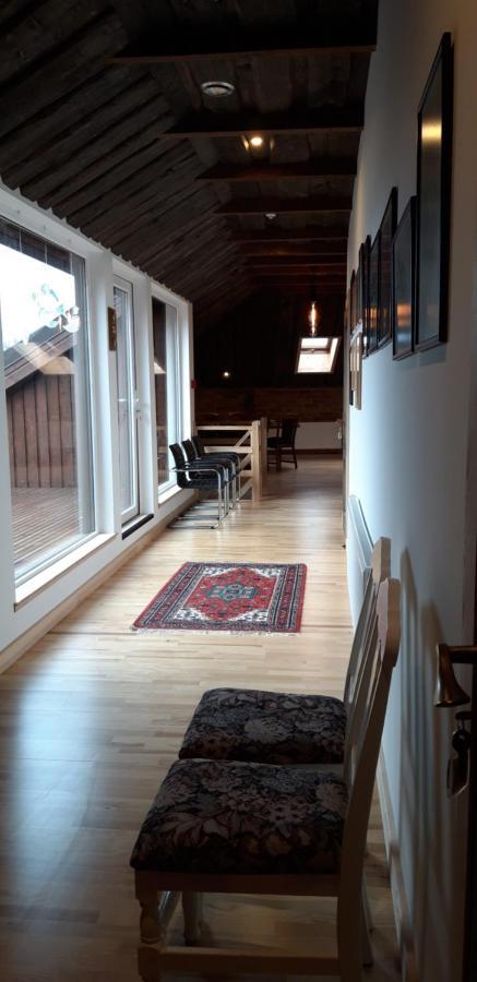 Hotel Metras Maja à Aizpute Extérieur photo